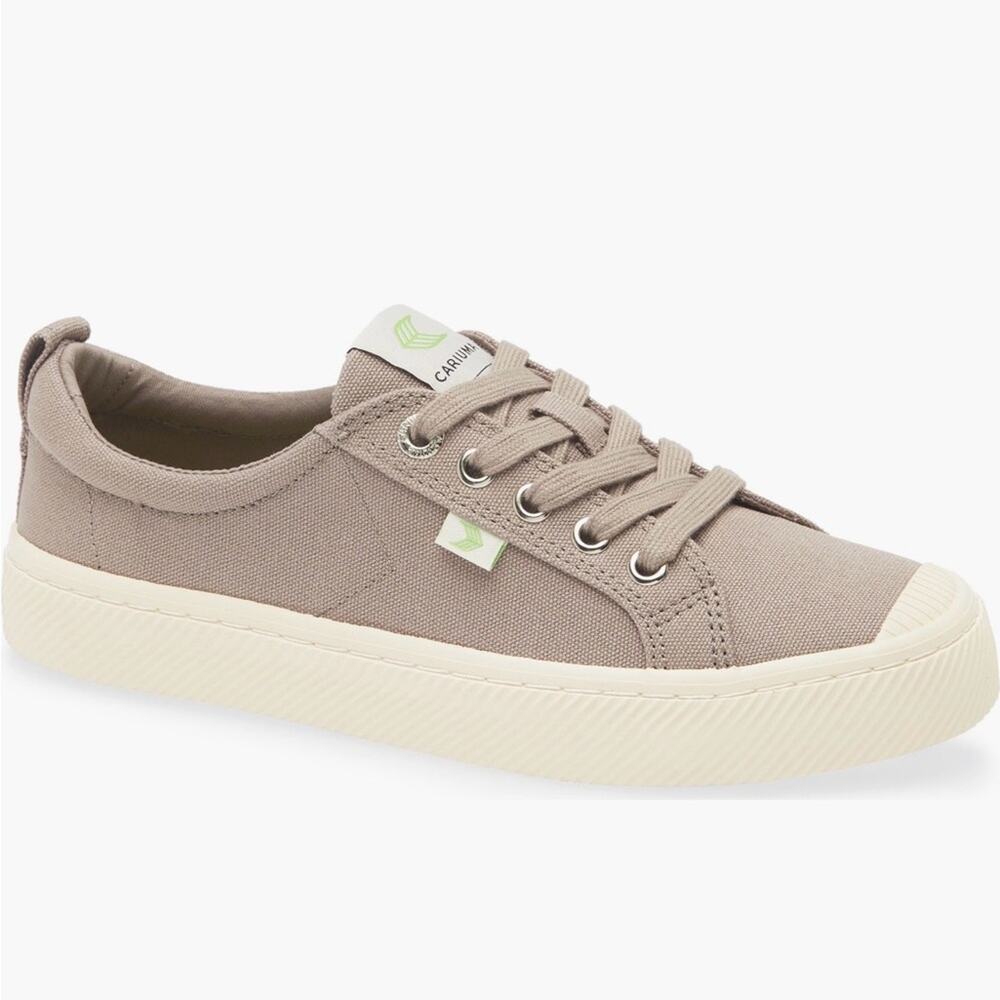 Cariuma OCA Low Canvas Sneakers Mystic Grey Men 8.5/Women's 10 Sustainable